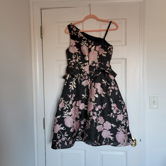 Adrianna Papell black floral one shoulder dress - Picture 3 of 9